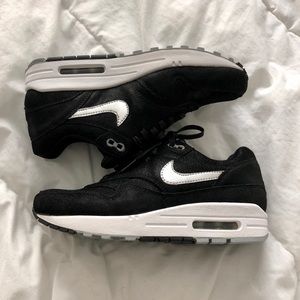 PRICE FIRM • Nike Shimmer Air Max 1 PRM